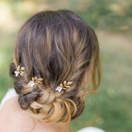 "Paola" Pics pour coiffure de mariée feuilles et fleurs délicates