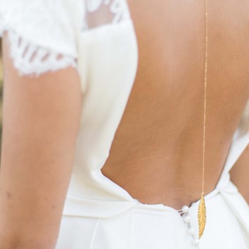 "Anna" Bijou de dos avec feuille allongée