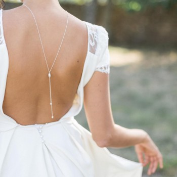 "Adama" Collier bijou de dos de mariée avec perles nacrées