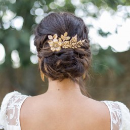 "Lorella" Peigne de mariée avec fleurs et feuillage dorés
