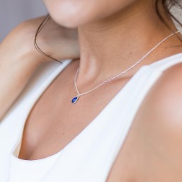Collier en argent avec pendentif en lapis lazuli