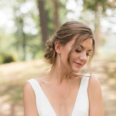 https://www.latelierdesylvie.com/1904-thickbox/vanda-boucles-d-oreilles-pendantes-avec-pompon-en-argent.jpg