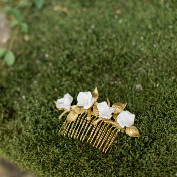 "Bella" Peigne de mariée avec feuillages et fleurs de porcelaine
