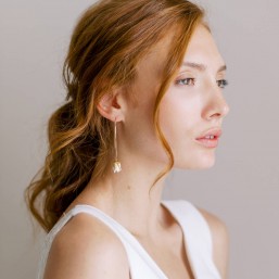 "Noa" Boucles d'oreilles de mariée avec fleurs de porcelaine