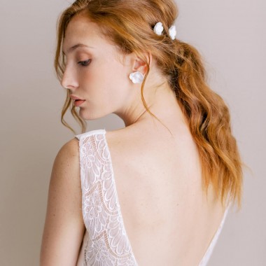 https://www.latelierdesylvie.com/2289-thickbox/lola-boucles-d-oreilles-de-mariee-jolis-fleurs-de-pavots.jpg