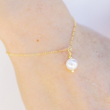 https://www.latelierdesylvie.com/2323-thickbox/navia-bracelet-de-mariee-avec-pendentif.jpg