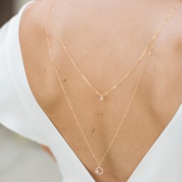 "Bianca" Collier bijou de dos avec pendentifs ronds strassés et zircons