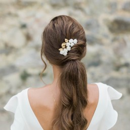 "Ava" Ornement de coiffure de mariée feuillage et fleurs de pivoine