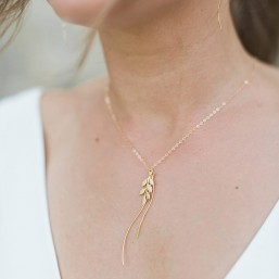 "Fania" Collier de mariée avec jolie branche et pendentifs vagues, petit bijou de dos intégré