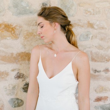 "Ondina" Collier de mariée pendentifs en porcelaine avec bijou de dos en option
