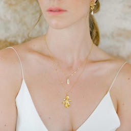 "Rosetta" Collier de mariée double avec pendentif orchidée et perle nacrée allongée
