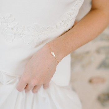 "Rosetta" Bracelet de mariée avec perle nacrée allongée