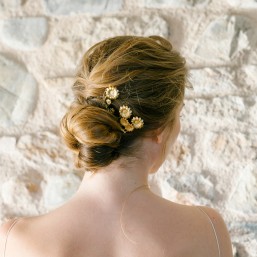 "Antonella"  Peigne de mariée jolies fleurs en laiton 