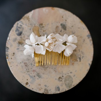 "Gemma" Peigne de mariée avec jolies fleurs en porcelaine