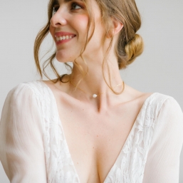 "Angela" Collier de mariée avec perle d'eau douce et bijou de dos amovible