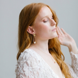 "Janina" Boucles d'oreilles ovales avec pendentif et perle d'eau douce