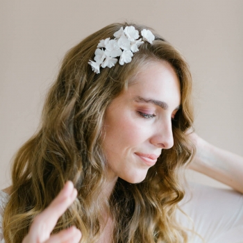 "Gaëta" Couronne de mariée ornée de fleurs en porcelaine