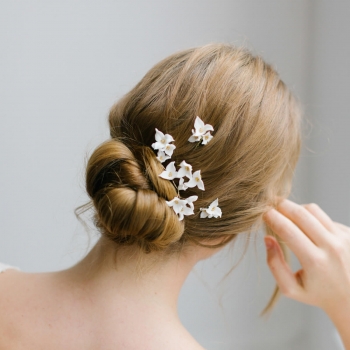 "Rafaela" Ornement et pics pour coiffure de mariée avec fleurs en porcelaine