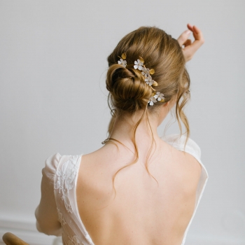 "Vana" Pics fleuris pour coiffure de mariée avec fleurs émaillées