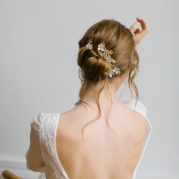 "Vana" Pics fleuris pour coiffure de mariée avec fleurs émaillées