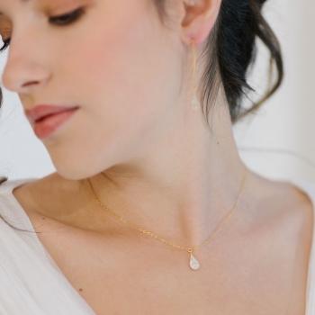 "Cecilia" Collier de mariée avec pendentif larme strassé