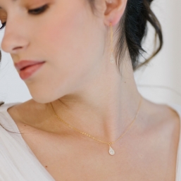 "Cecilia" Collier de mariée avec pendentif larme strassé