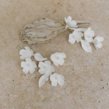 "Fiorella" Ornement de coiffure de mariée avec fleurs et feuillages en porcelaine