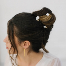 "Celia" Pics fleuris pour coiffure de mariée avec feuillage en porcelaine froide