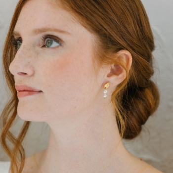 "Elisa" Boucles d'oreilles mariage avec perles nacrées et chaîne pendante