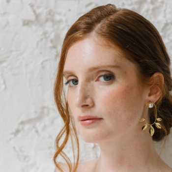 "Gisela" Boucles d'oreilles de mariée modernes avec cabochon nacré