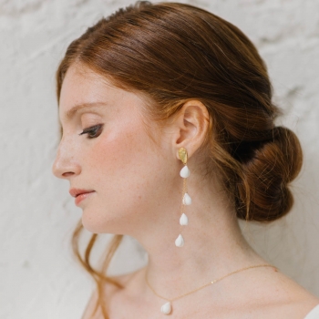 "Paola" Boucles d'oreilles de mariée avec bourgeons en porcelaine