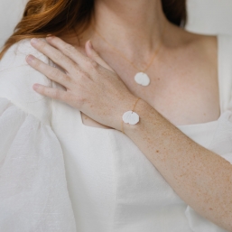 "Santina" Bracelet de mariée avec feuille d'eucalyptus en porcelaine