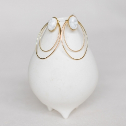 "Aurore" Boucles d'oreilles ovales avec cabochon en pierre gemme