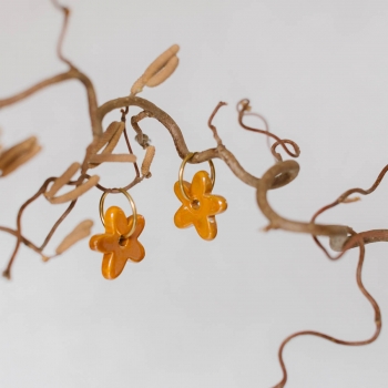 "Bloom" Créoles dorées avec fleur en céramique couleur personnalisable