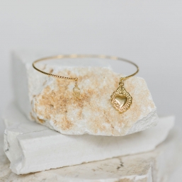 "Trésor" Bracelet jonc torsadé avec lettre et breloque personnalisables
