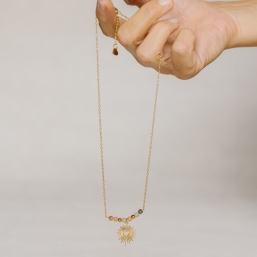 "Céleste" Collier en acier doré avec perles naturelles en pierre de lune et breloque personnalisable