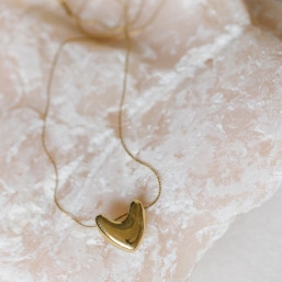 "Coeur moderne" Collier sobre et élégant avec un pendentif coeur