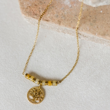 https://www.latelierdesylvie.com/4305-thickbox/collier-dore-avec-pendentif-arbre-de-vie-et-perles-heishi.jpg