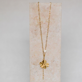 "Fleur d'amour" Collier doré avec fleur et perle coeur en céramique
