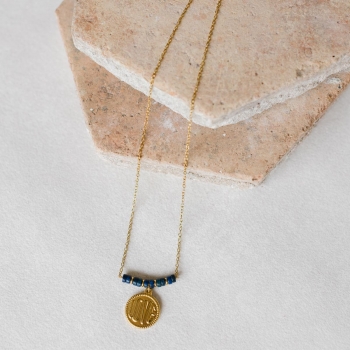 "Intuition" Collier doré avec perles heishi lapis-lazuli et médaille LOVE personnalisable